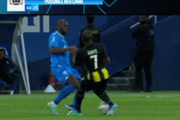 吉達(dá)聯(lián)合0-2不敵利雅得新月:坎特遭紅牌罰下