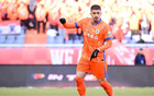 山東泰山4-0奪冠，力壓滬雙雄。伊萬(wàn)換人決策引質(zhì)疑。