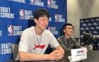 楊瀚森進NBA需提升語言情商，借鑒阿聯(lián)周琦經(jīng)驗。