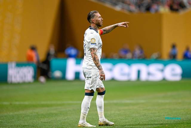 多特神鋒壓倒姆巴佩、哈蘭德，戴帽后10場進(jìn)12球！