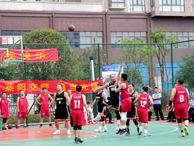 NBA歷史三分榜是指在NBA賽場(chǎng)上球員所命中的所有三分總和，只計(jì)算常規(guī)賽的三分球命中數(shù)，不包括季前賽、季后賽、夏季聯(lián)賽和全明星賽的三分球命中數(shù)。更新至2017-2018賽季常規(guī)賽2018年4月12日(北京時(shí)間)比賽結(jié)束。